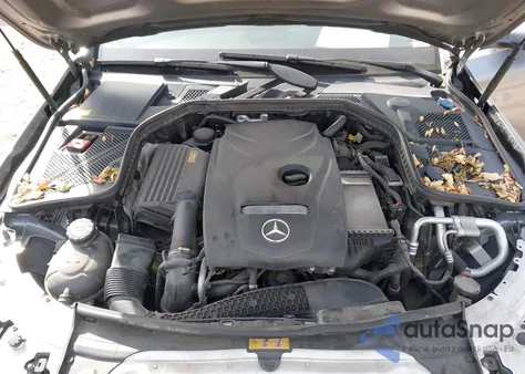 2015 Mercedes-Benz C 300 4Matic из США, поврежденный, VIN 55SWF4KB9FU077537